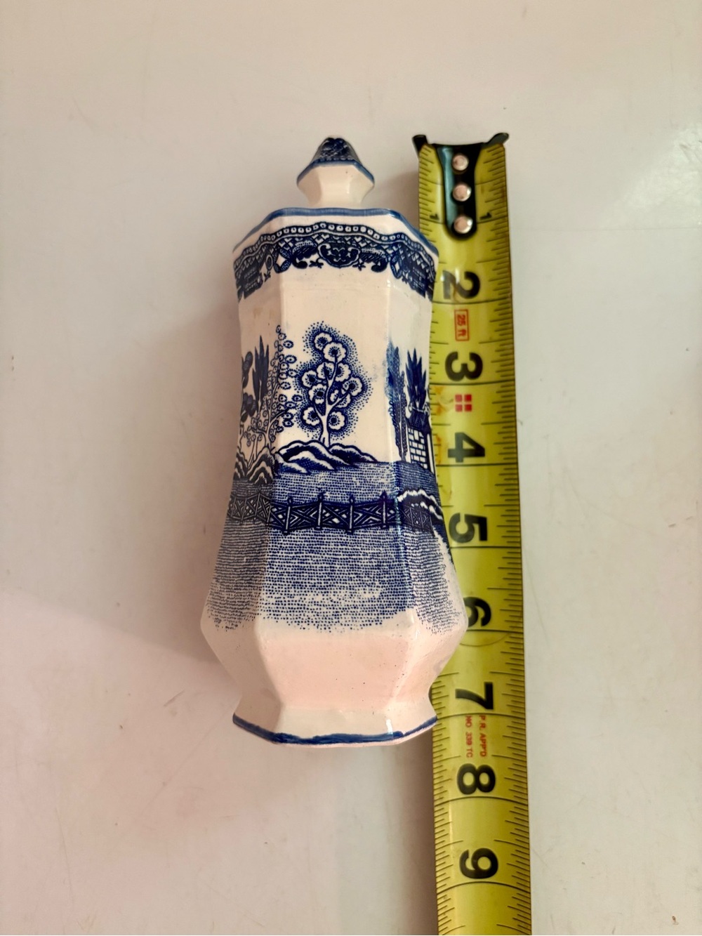 Vintage Willow Ceramic Decorative Shaker- Classic Home Art - Picture 3 of 3